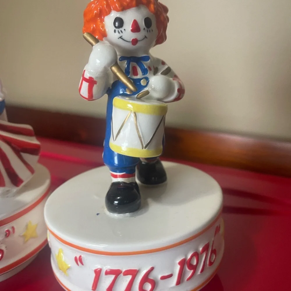 Set of 2 Vintage Patriotic Raggedy Ann Andy Wind up Musical Schmid Bros Japan - Picture 3 of 7